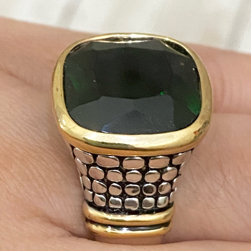 Unsigned 2-Tone Emerald Green Statement Ring Size… - image 4